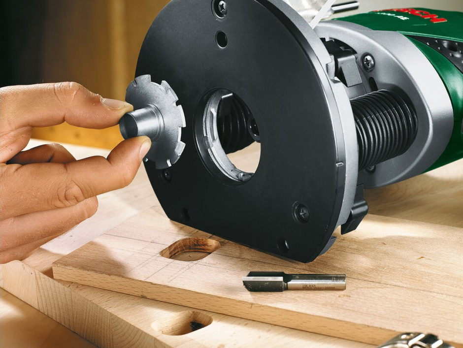 Fitting Bosch POF 1200 AE router to FSN OFA guide rail adapter plate